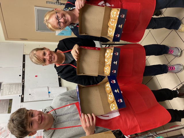 Community baking volunteers